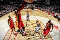 开云体育平台APP-纽约新王登基，福克斯东决接管之战，尼克斯如何提前终结猛龙悬念