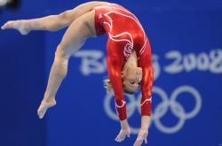 开云体育在线-西甲国家德比焦点战与湖人稳稳拿下广厦队，体育精神的跨时空对话