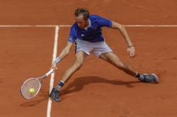 开云在线直播-关于英国网球队逆转欧洲网球队，梅德韦杰夫统治全场的信息