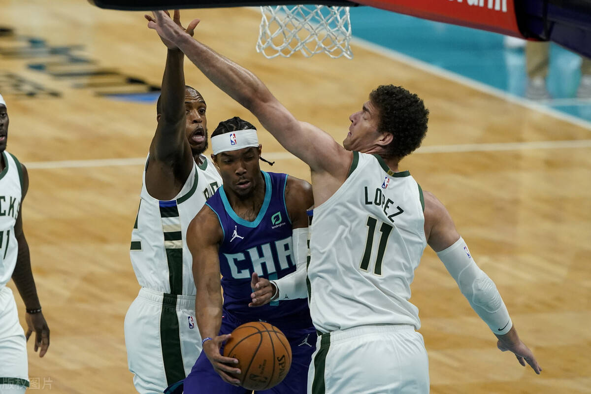 包含黄蜂鏖战雄鹿，费沃斯打破历史纪录的词条