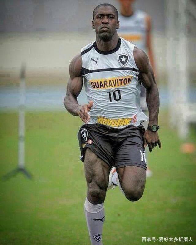 荷兰传奇球员在退役仪式展现风采