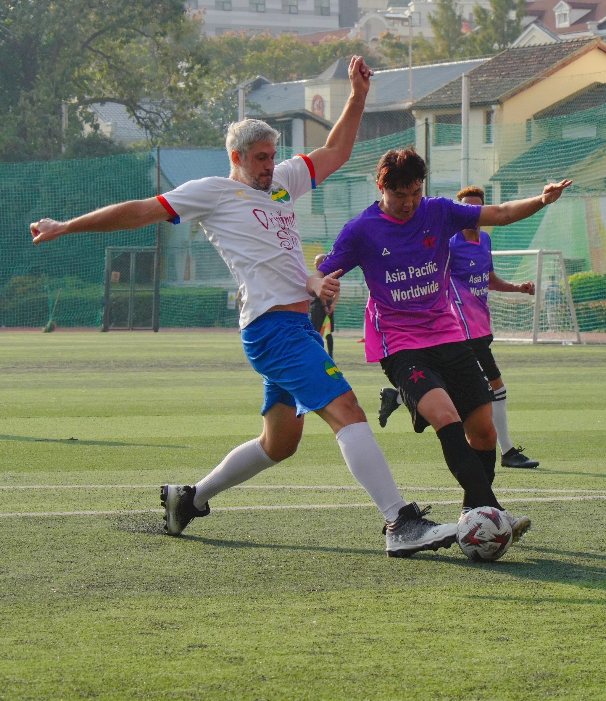 关于双北球队上演激烈对抗，赛事中的亮点纷呈的信息