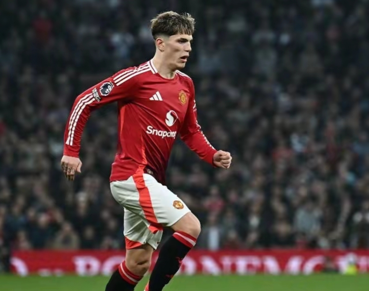 包含阿森纳替补登场建奇功，主帅赛后高呼：他是英雄！的词条