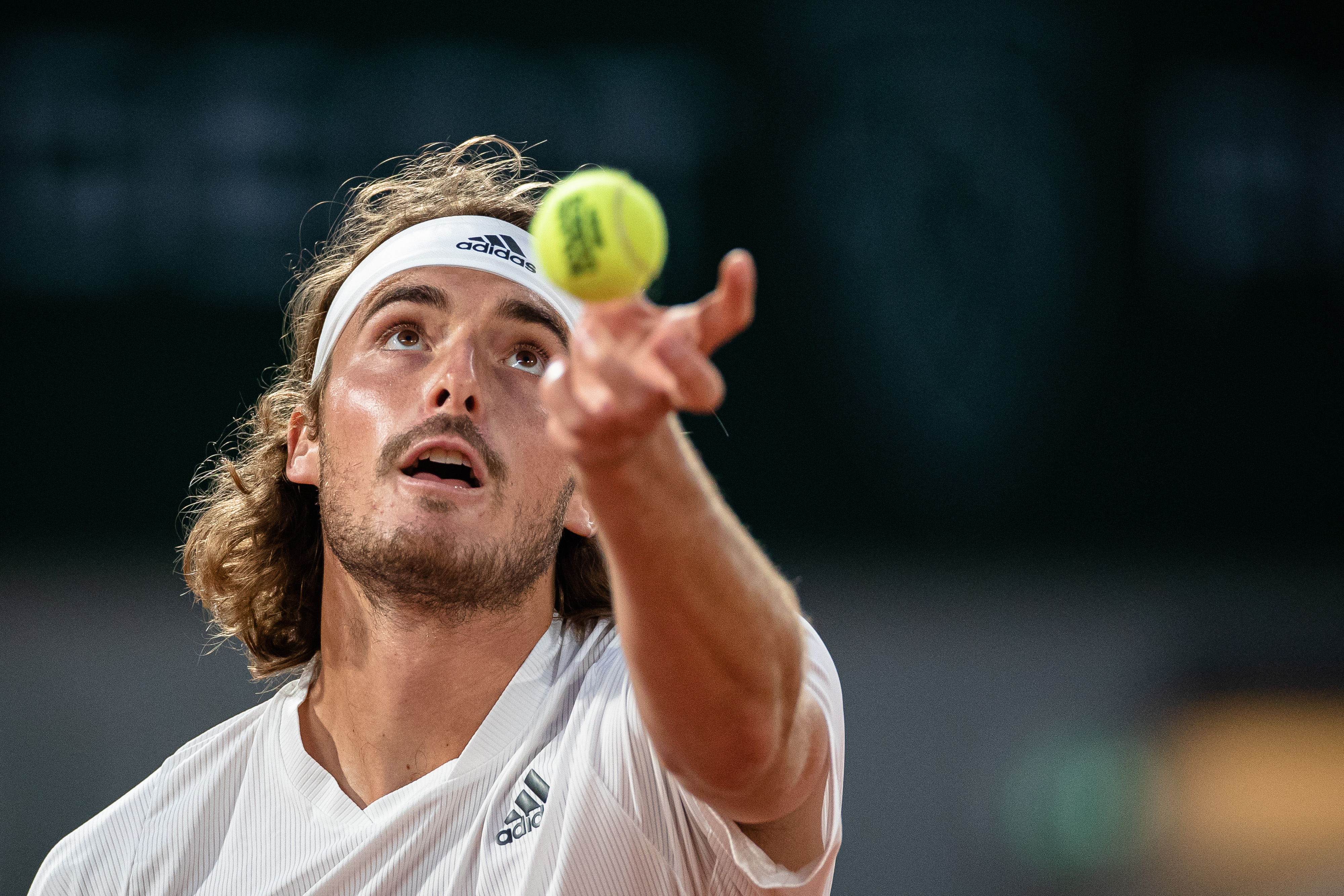 世界网球队横扫欧洲网球队，西西帕斯爆发神勇的简单介绍