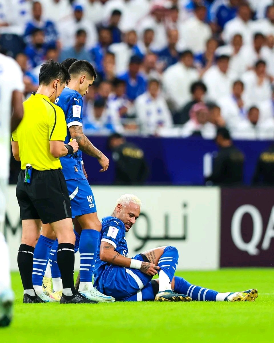 包含马德里球队主场告负，球迷失望不已的词条