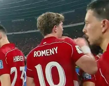 足球点球PK大赛，裁判公正无争议