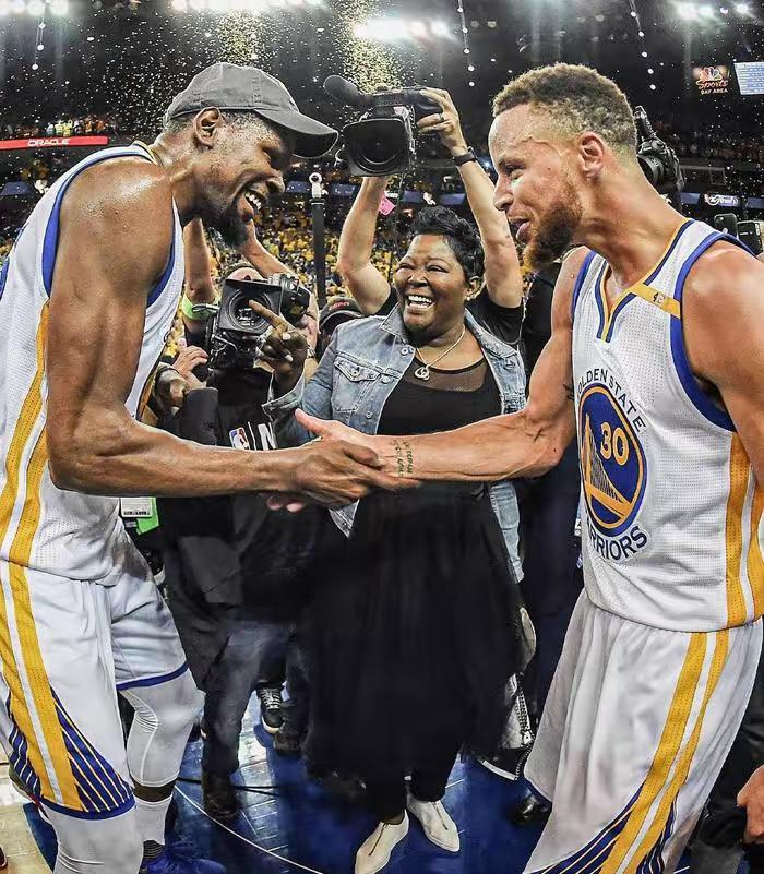 灰熊队击败马刺，豪取比赛胜利