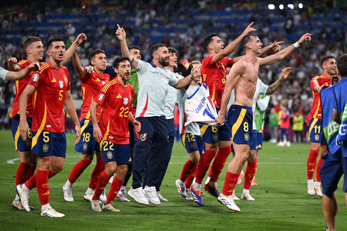 关于斯洛文尼亚实力强大，欧洲杯备战轮番执教的信息