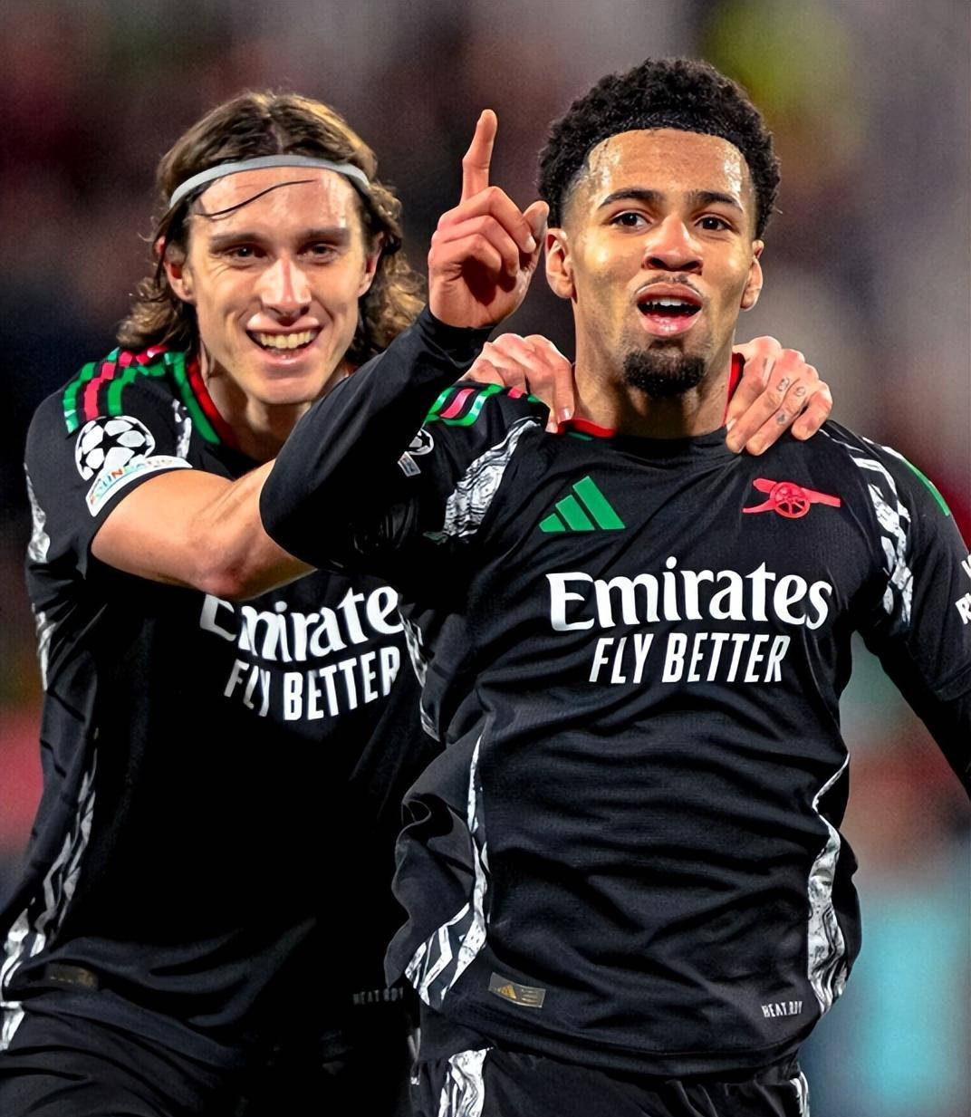 曼城逆转阿贾克斯，晋级四强