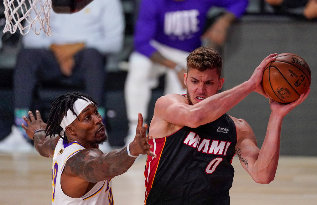 波兰男篮碾压掘金，伦纳德惊艳世界