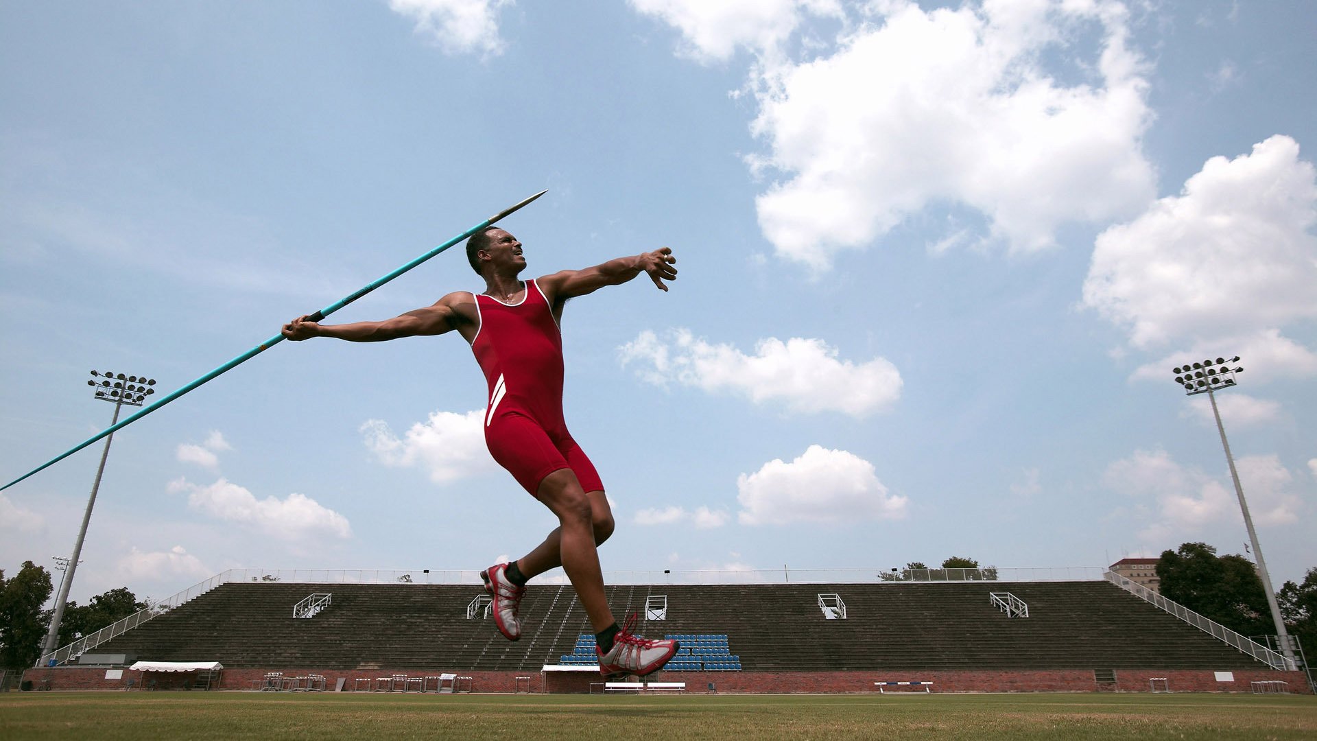 布伦森单核破局，广东式防守哲学在NBA赛场借魂重生？